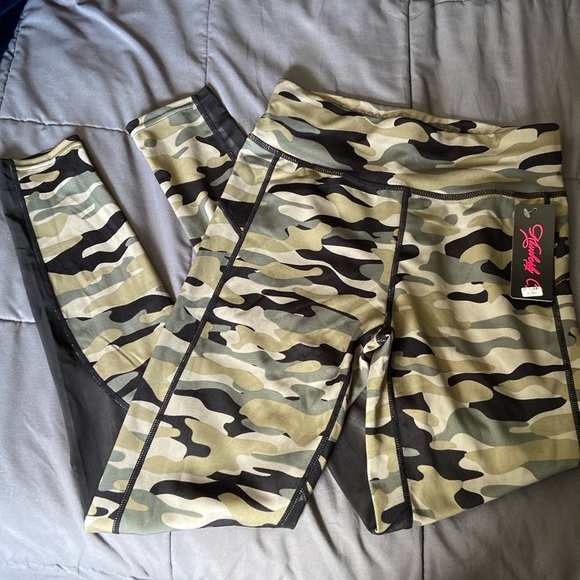 Cute camouflage leggings - Picture 1 of 2
